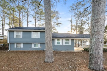 8030 KENDRICK RD JONESBORO, GA 30238